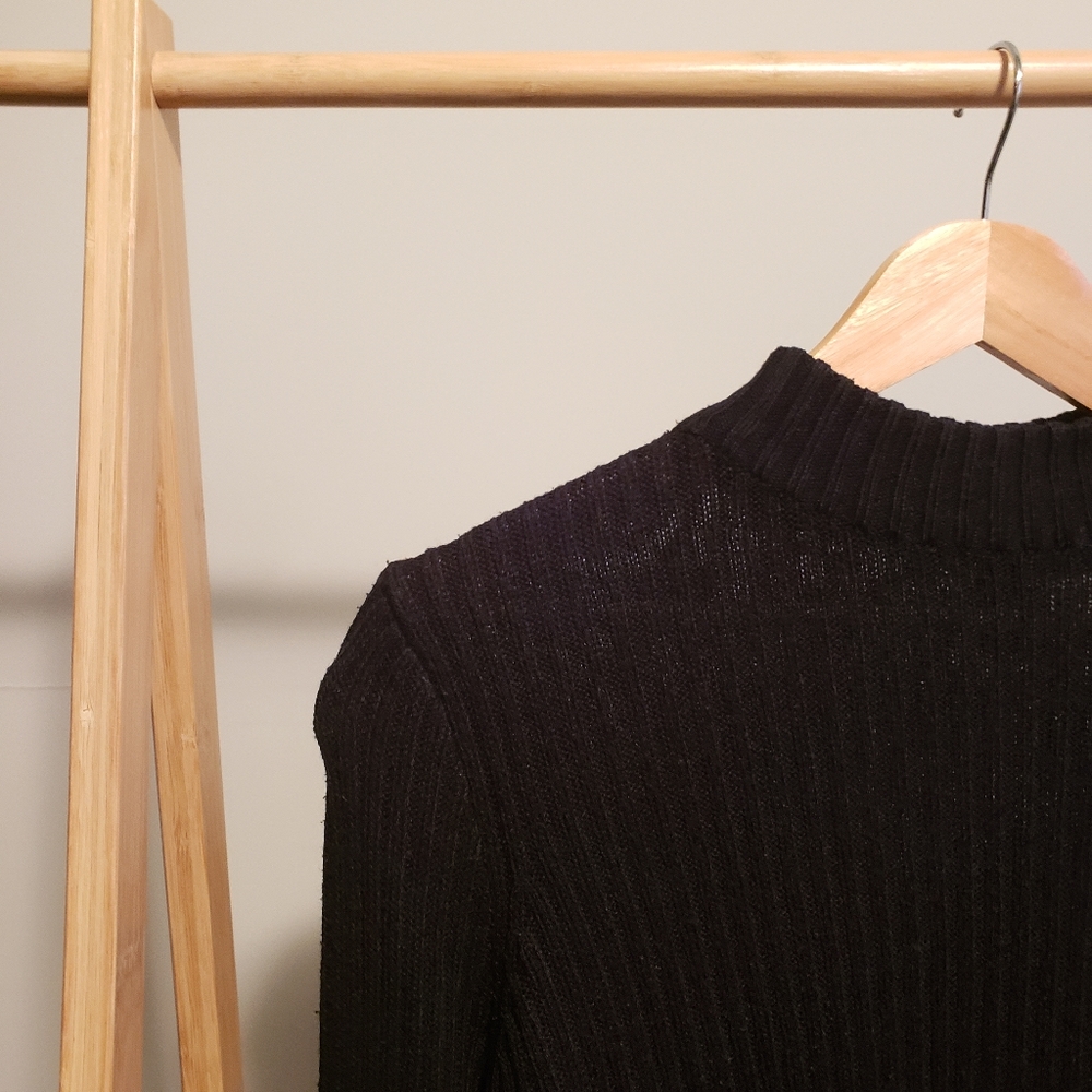 Black Ribbed H&M Sweater - Picture 5 of 5